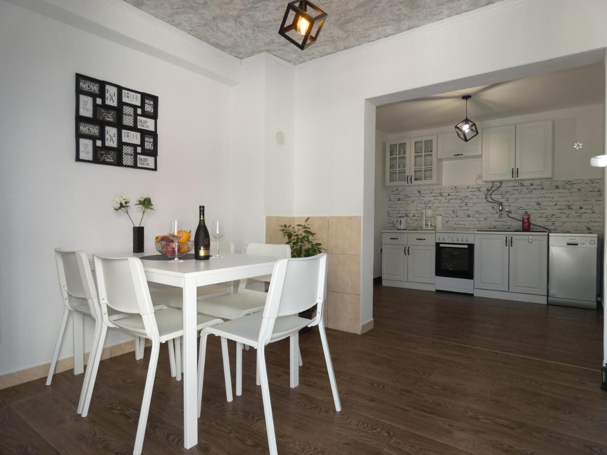 Holiday House Sia Jasenice  Zewnętrze zdjęcie